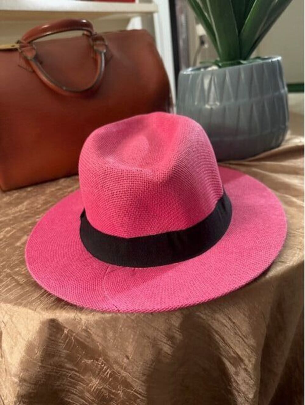 Pamela & William Pink Straw Hat with Band (Pink/Black)